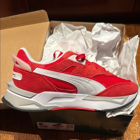 Puma Red Sneakers - Picture 2 of 5